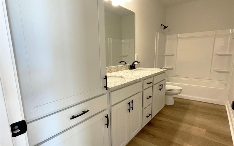 762 Venecia Drive, Bossier City, LA 71111, 4 Habitaciones Habitaciones , ,2 BañosBaños,Residential,En Venta,762 Venecia Drive,0,21022973