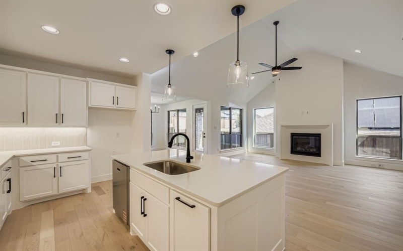 138 Sandie Drive, Rhome, TX 76078, 4 Bedrooms Bedrooms, ,3 BathroomsBathrooms,Residential,For Sale,138 Sandie Drive,0,21023029