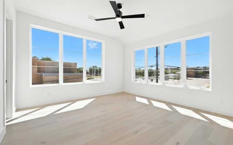 200 North Pine Street, Roanoke, TX 76262, 4 Habitaciones Habitaciones , ,3 BañosBaños,Residential,En Venta,200 North Pine Street,0,21023207