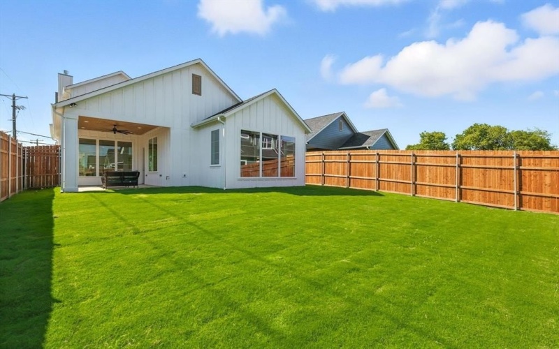 200 North Pine Street, Roanoke, TX 76262, 4 Habitaciones Habitaciones , ,3 BañosBaños,Residential,En Venta,200 North Pine Street,0,21023207