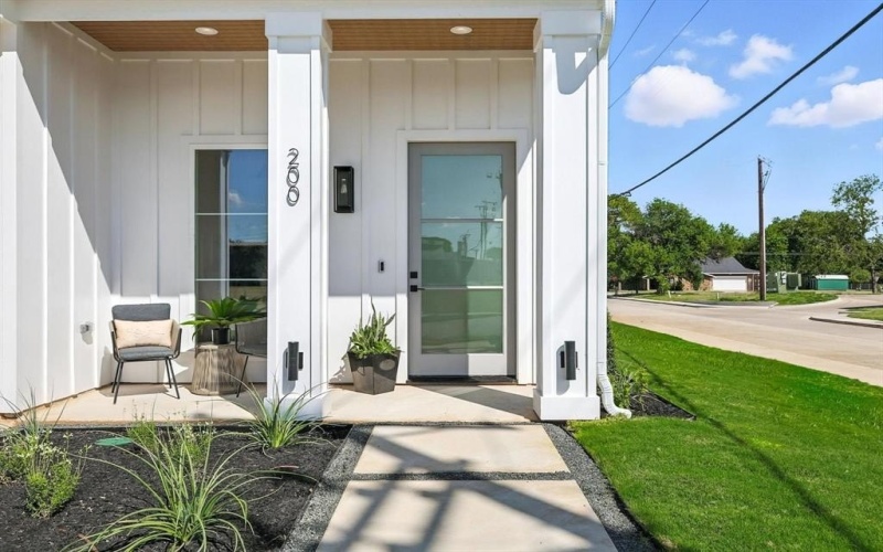 200 North Pine Street, Roanoke, TX 76262, 4 Habitaciones Habitaciones , ,3 BañosBaños,Residential,En Venta,200 North Pine Street,0,21023207