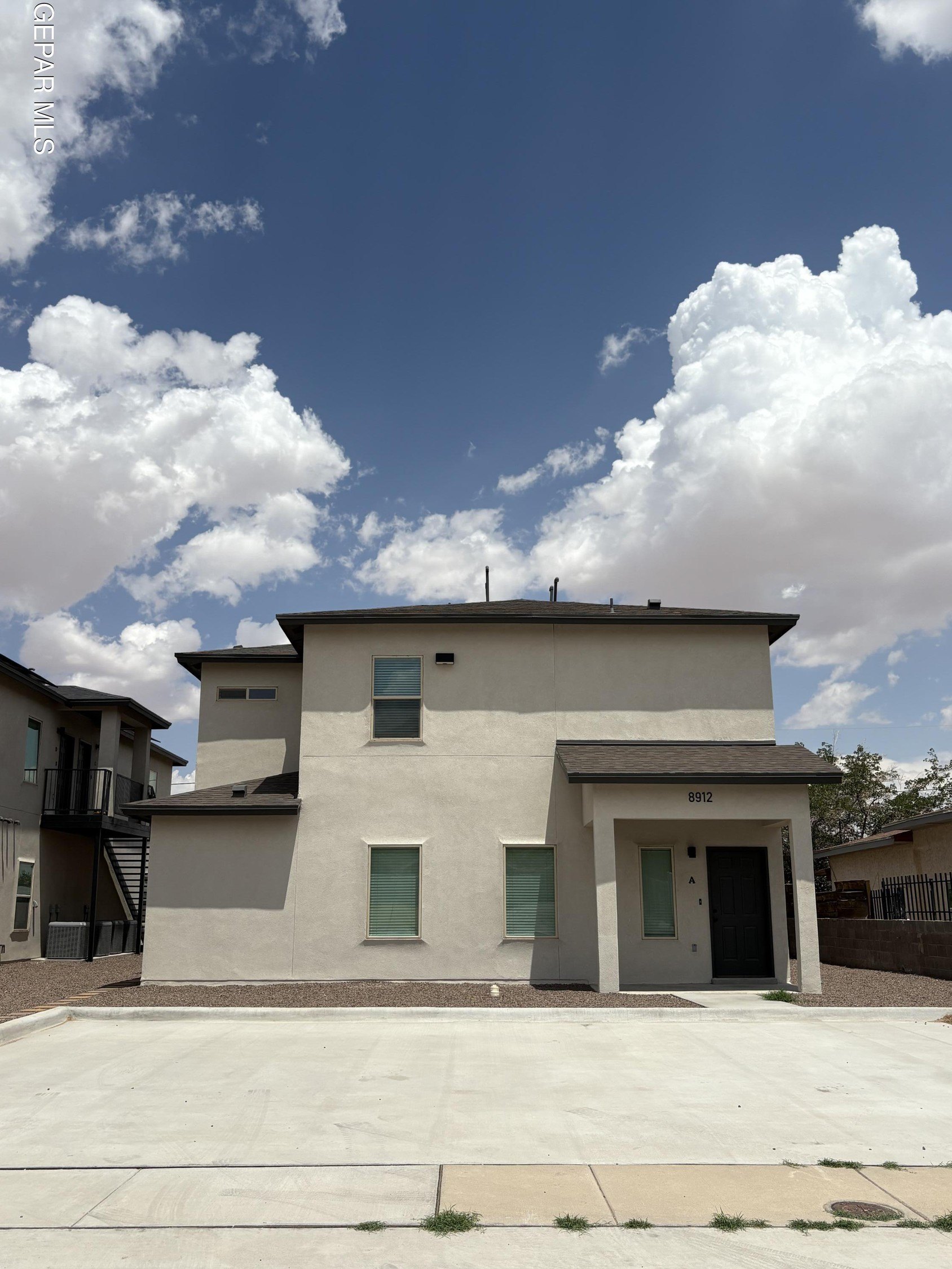 8912 NORTON Street unit: B #B, El Paso, TX 79904, 2 Habitaciones Habitaciones , ,2 BañosBaños,Residential Multi Family,En Venta,8912 NORTON Street unit: B,0,927806