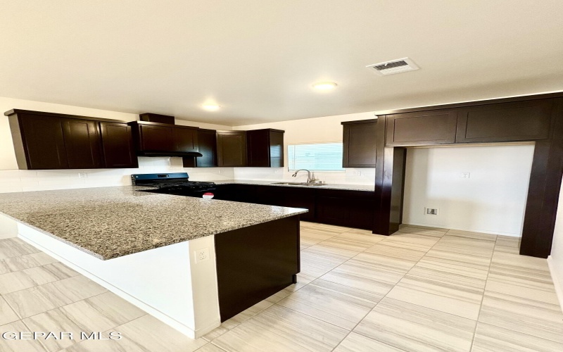 8912 NORTON Street unit: B #B, El Paso, TX 79904, 2 Habitaciones Habitaciones , ,2 BañosBaños,Residential Multi Family,En Venta,8912 NORTON Street unit: B,0,927806