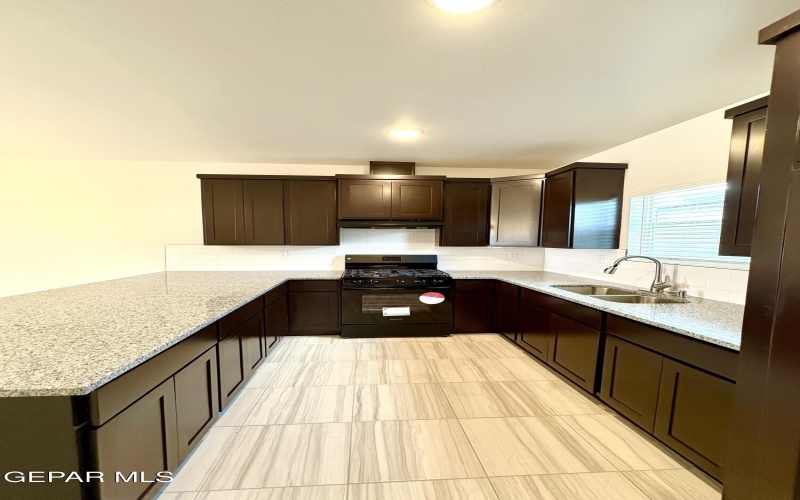 8912 NORTON Street unit: B #B, El Paso, TX 79904, 2 Habitaciones Habitaciones , ,2 BañosBaños,Residential Multi Family,En Venta,8912 NORTON Street unit: B,0,927806