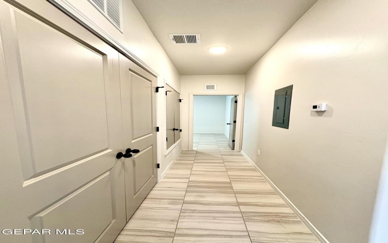 8912 NORTON Street unit: B #B, El Paso, TX 79904, 2 Habitaciones Habitaciones , ,2 BañosBaños,Residential Multi Family,En Venta,8912 NORTON Street unit: B,0,927806