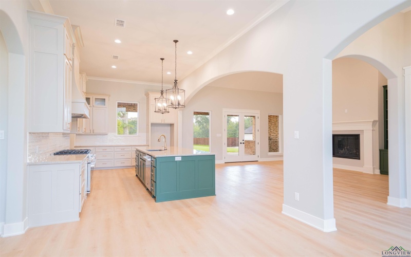 503 Lost Creek, Longview, TX 75605, 5 Habitaciones Habitaciones , ,3 BañosBaños,Residential,En Venta,503 Lost Creek,0,20255437