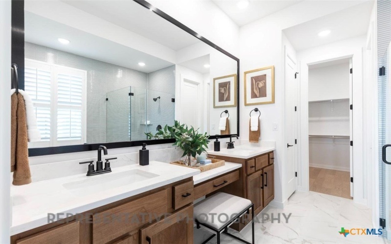 129 Three Oaks Lane, Georgetown, TX 78628, 4 Bedrooms Bedrooms, ,3 BathroomsBathrooms,Residential,For Sale,129 Three Oaks Lane,588991
