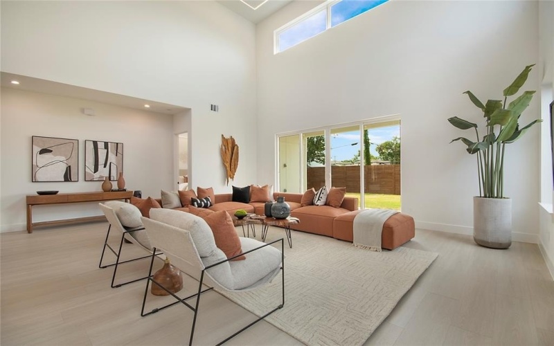 2054 Angelina Drive, Dallas, TX 75212, 5 Bedrooms Bedrooms, ,5 BathroomsBathrooms,Residential,For Sale,2054 Angelina Drive,21017062
