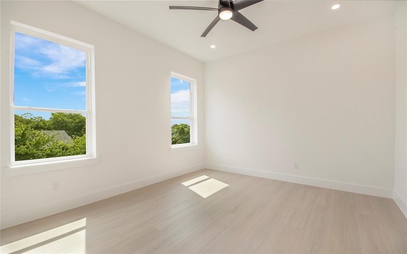 2054 Angelina Drive, Dallas, TX 75212, 5 Bedrooms Bedrooms, ,5 BathroomsBathrooms,Residential,For Sale,2054 Angelina Drive,21017062