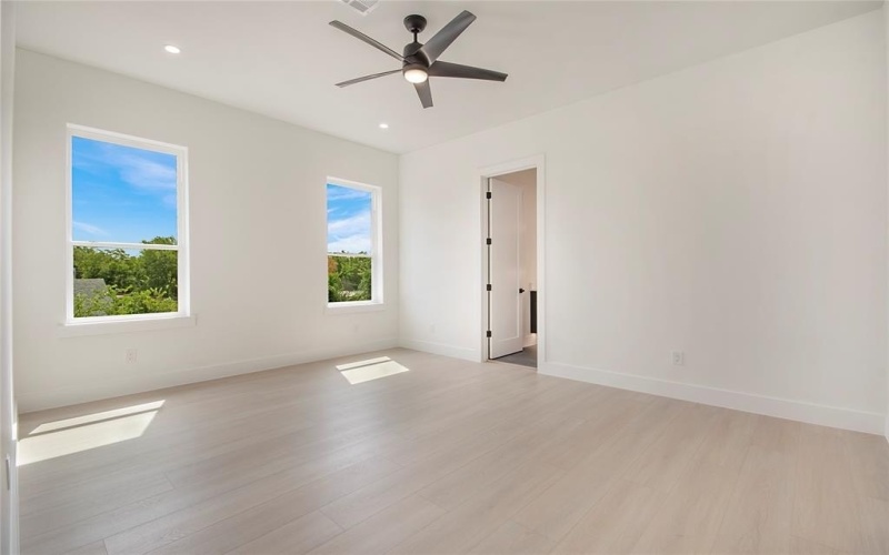 2054 Angelina Drive, Dallas, TX 75212, 5 Bedrooms Bedrooms, ,5 BathroomsBathrooms,Residential,For Sale,2054 Angelina Drive,21017062
