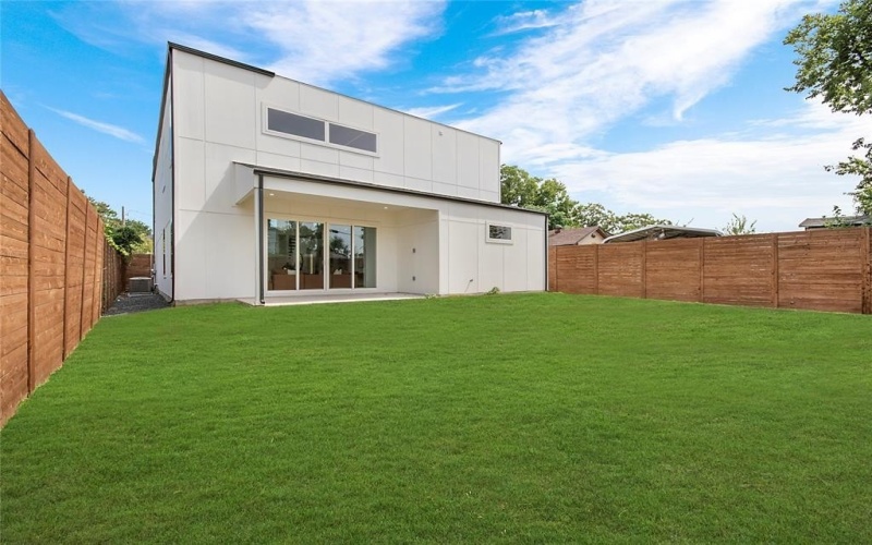2054 Angelina Drive, Dallas, TX 75212, 5 Bedrooms Bedrooms, ,5 BathroomsBathrooms,Residential,For Sale,2054 Angelina Drive,21017062