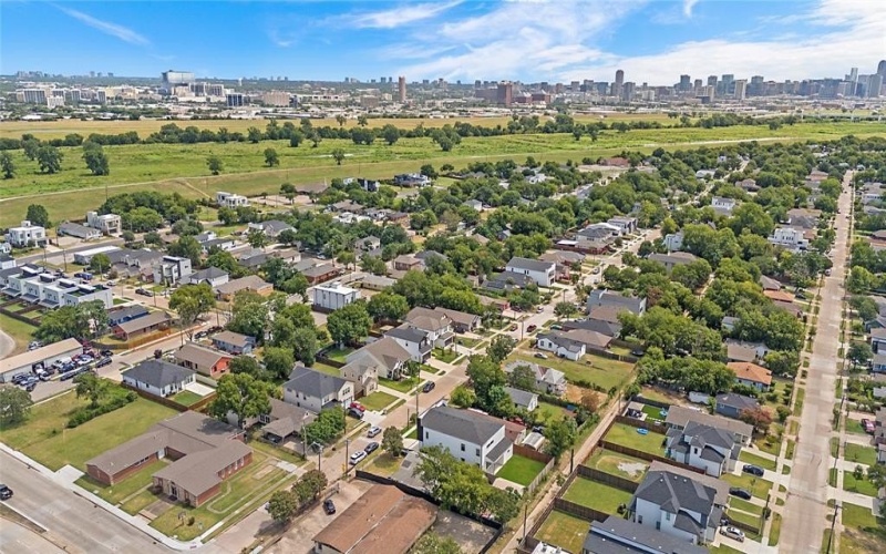 2054 Angelina Drive, Dallas, TX 75212, 5 Bedrooms Bedrooms, ,5 BathroomsBathrooms,Residential,For Sale,2054 Angelina Drive,21017062