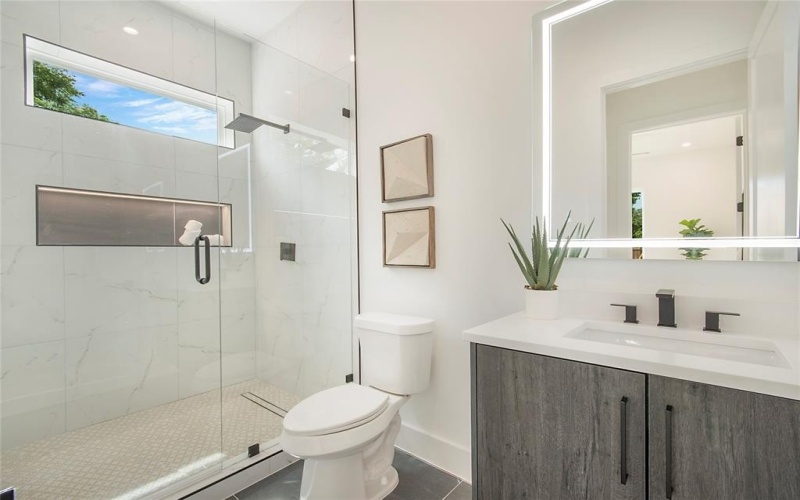 2054 Angelina Drive, Dallas, TX 75212, 5 Bedrooms Bedrooms, ,5 BathroomsBathrooms,Residential,For Sale,2054 Angelina Drive,21017062