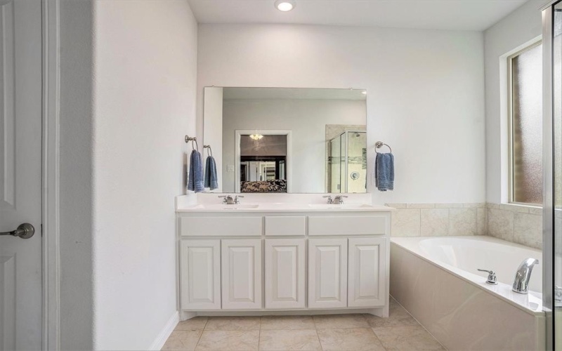 1210 Tiburon Trail, Cleburne, TX 76033, 4 Habitaciones Habitaciones , ,2 BañosBaños,Residential,En Venta,1210 Tiburon Trail,0,21022164
