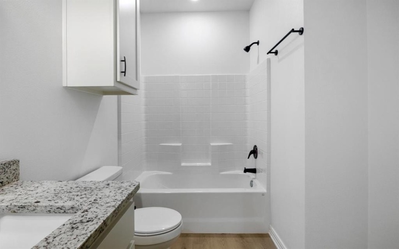 1610 W Barrett Street, Tyler, TX 75702, 3 Habitaciones Habitaciones , ,2 BañosBaños,Residential,En Venta,1610 W Barrett Street,0,21022882