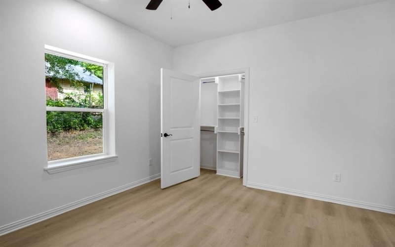 1610 W Barrett Street, Tyler, TX 75702, 3 Habitaciones Habitaciones , ,2 BañosBaños,Residential,En Venta,1610 W Barrett Street,0,21022882