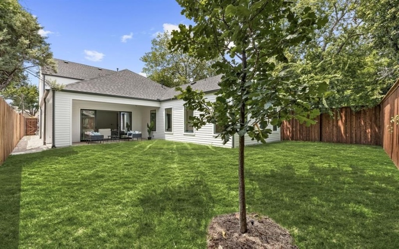 2414 Grigsby Avenue, Dallas, TX 75204, 4 Habitaciones Habitaciones , ,3 BañosBaños,Residential,En Venta,2414 Grigsby Avenue,0,21023008