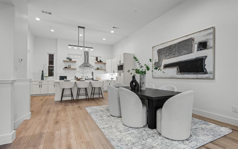 2203 Hondo Avenue #205, Dallas, TX 75219, 3 Bedrooms Bedrooms, ,3 BathroomsBathrooms,Residential,For Sale,2203 Hondo Avenue,0,21023154