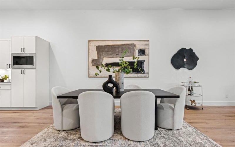 2203 Hondo Avenue #205, Dallas, TX 75219, 3 Bedrooms Bedrooms, ,3 BathroomsBathrooms,Residential,For Sale,2203 Hondo Avenue,0,21023154