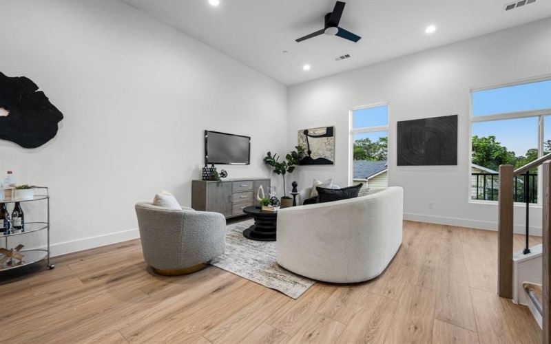 2203 Hondo Avenue #205, Dallas, TX 75219, 3 Bedrooms Bedrooms, ,3 BathroomsBathrooms,Residential,For Sale,2203 Hondo Avenue,0,21023154