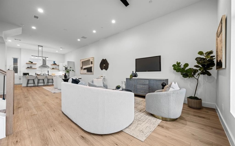 2203 Hondo Avenue #205, Dallas, TX 75219, 3 Bedrooms Bedrooms, ,3 BathroomsBathrooms,Residential,For Sale,2203 Hondo Avenue,0,21023154