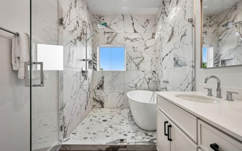 2203 Hondo Avenue #205, Dallas, TX 75219, 3 Bedrooms Bedrooms, ,3 BathroomsBathrooms,Residential,For Sale,2203 Hondo Avenue,0,21023154