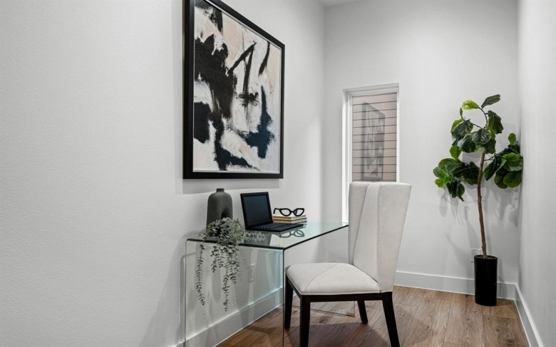 2203 Hondo Avenue #205, Dallas, TX 75219, 3 Bedrooms Bedrooms, ,3 BathroomsBathrooms,Residential,For Sale,2203 Hondo Avenue,0,21023154