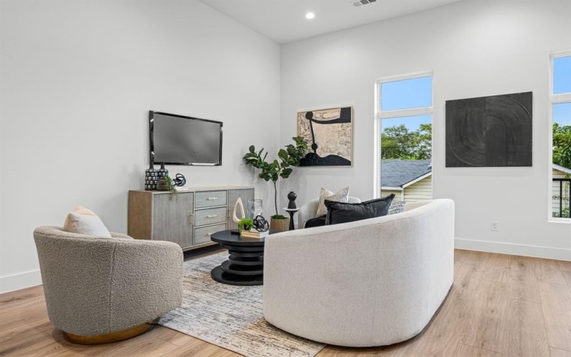 2203 Hondo Avenue #205, Dallas, TX 75219, 3 Bedrooms Bedrooms, ,3 BathroomsBathrooms,Residential,For Sale,2203 Hondo Avenue,0,21023154
