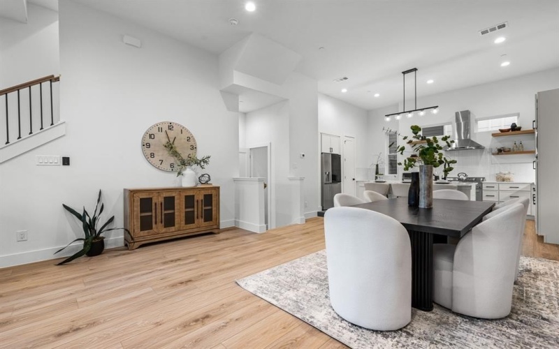 2203 Hondo Avenue #205, Dallas, TX 75219, 3 Bedrooms Bedrooms, ,3 BathroomsBathrooms,Residential,For Sale,2203 Hondo Avenue,0,21023154
