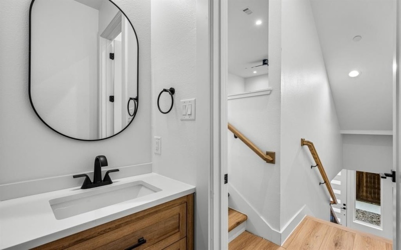 2203 Hondo Avenue #205, Dallas, TX 75219, 3 Bedrooms Bedrooms, ,3 BathroomsBathrooms,Residential,For Sale,2203 Hondo Avenue,0,21023154