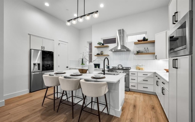 2203 Hondo Avenue #205, Dallas, TX 75219, 3 Bedrooms Bedrooms, ,3 BathroomsBathrooms,Residential,For Sale,2203 Hondo Avenue,0,21023154