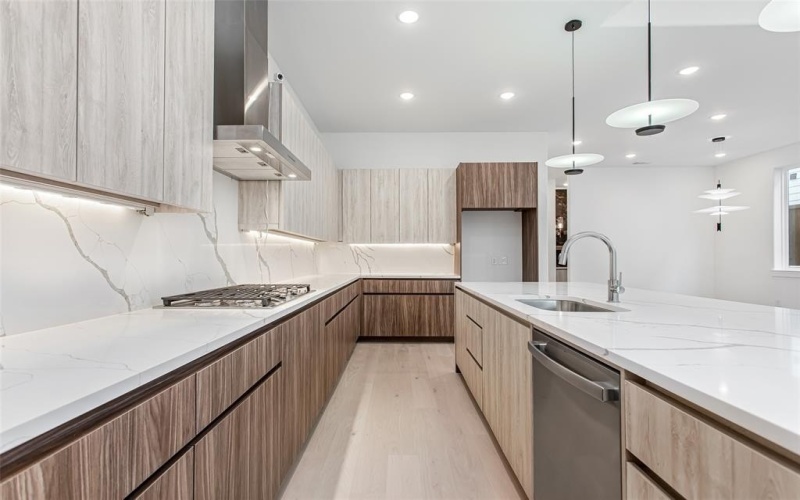 617 Parkview Avenue, Dallas, TX 75223, 5 Bedrooms Bedrooms, ,5 BathroomsBathrooms,Residential,For Sale,617 Parkview Avenue,0,21023415