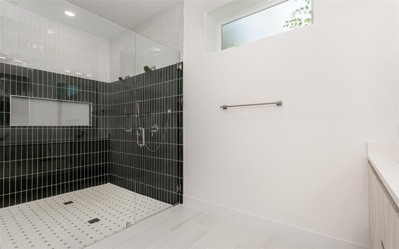 617 Parkview Avenue, Dallas, TX 75223, 5 Bedrooms Bedrooms, ,5 BathroomsBathrooms,Residential,For Sale,617 Parkview Avenue,0,21023415