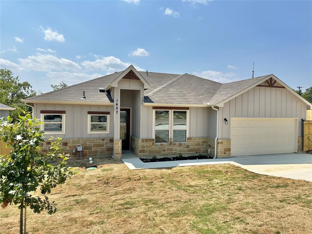 1407 N Rusk Street, Weatherford, TX 76086, 3 Habitaciones Habitaciones , ,2 BañosBaños,Residential,En Venta,1407 N Rusk Street,0,21023829