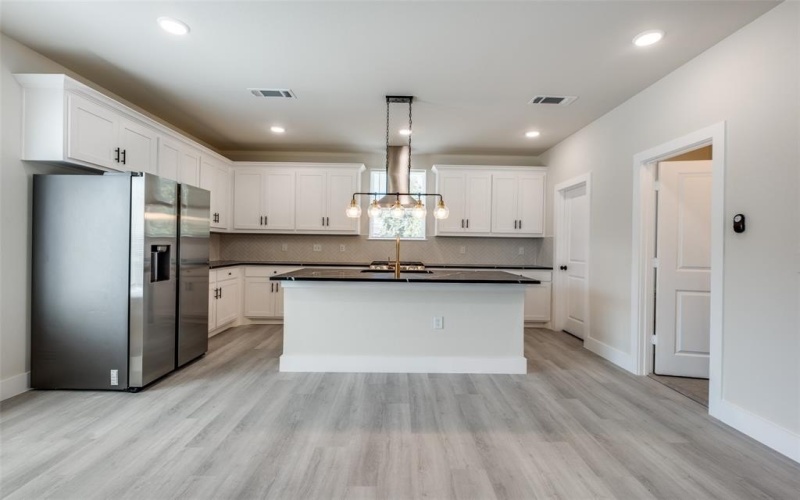 5113 Hohen Avenue, Dallas, TX 75215, 3 Habitaciones Habitaciones , ,3 BañosBaños,Residential,En Venta,5113 Hohen Avenue,0,21023837