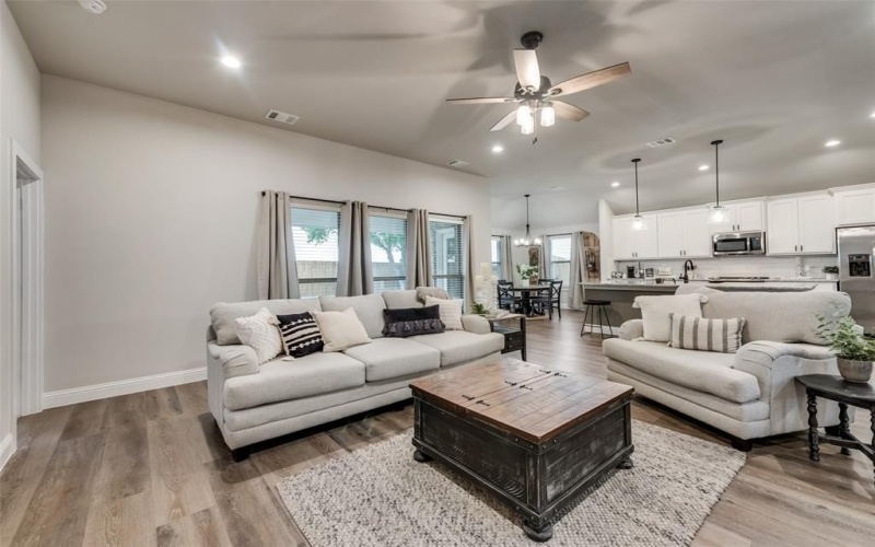4803 Enclave Drive, Sanger, TX 76266, 3 Habitaciones Habitaciones , ,2 BañosBaños,Residential,En Venta,4803 Enclave Drive,0,21023912