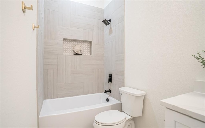 5634 Barkridge Drive, Granbury, TX 76048, 4 Bedrooms Bedrooms, ,3 BathroomsBathrooms,Residential,For Sale,5634 Barkridge Drive,0,21024076