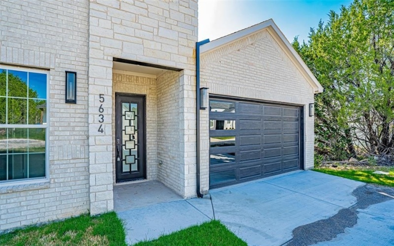 5634 Barkridge Drive, Granbury, TX 76048, 4 Bedrooms Bedrooms, ,3 BathroomsBathrooms,Residential,For Sale,5634 Barkridge Drive,0,21024076