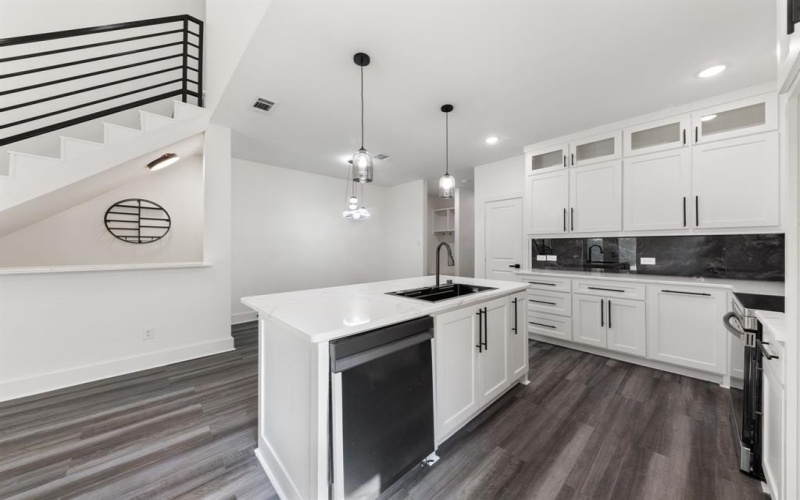 4448 Marcell Avenue, Dallas, TX 75211, 4 Habitaciones Habitaciones , ,3 BañosBaños,Residential,En Venta,4448 Marcell Avenue,0,21024832