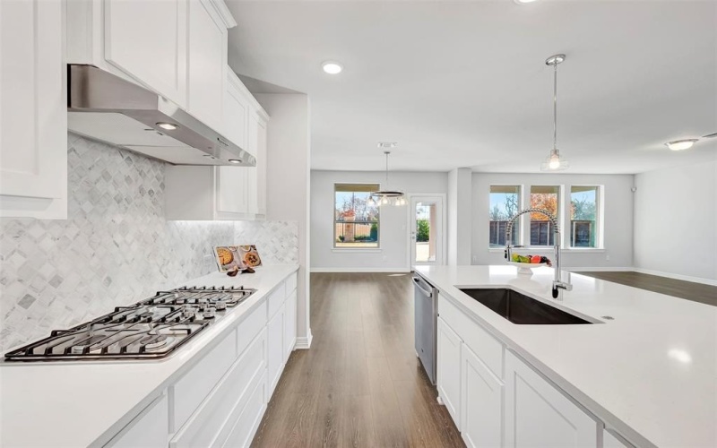 1933 Jade Forest Lane, Mesquite, TX 75181, 3 Bedrooms Bedrooms, ,2 BathroomsBathrooms,Residential,For Sale,1933 Jade Forest Lane,0,21024373