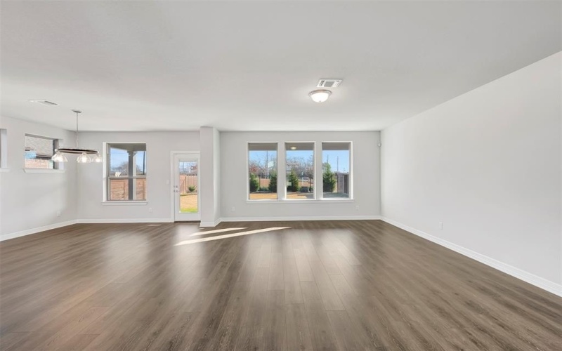 1933 Jade Forest Lane, Mesquite, TX 75181, 3 Bedrooms Bedrooms, ,2 BathroomsBathrooms,Residential,For Sale,1933 Jade Forest Lane,0,21024373