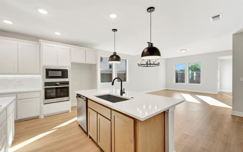 2025 Lone Oak Trail, Mesquite, TX 75181, 4 Bedrooms Bedrooms, ,3 BathroomsBathrooms,Residential,For Sale,2025 Lone Oak Trail,0,21024439