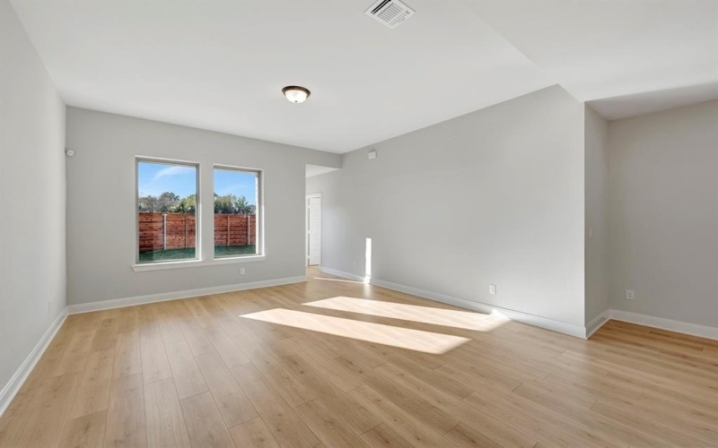 2025 Lone Oak Trail, Mesquite, TX 75181, 4 Bedrooms Bedrooms, ,3 BathroomsBathrooms,Residential,For Sale,2025 Lone Oak Trail,0,21024439