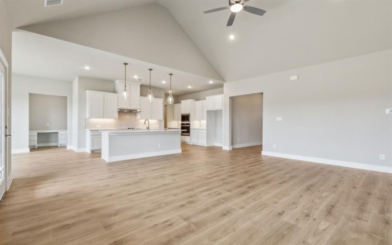 164 Swan Lake Drive, Waxahachie, TX 75165, 4 Bedrooms Bedrooms, ,2 BathroomsBathrooms,Residential,For Sale,164 Swan Lake Drive,0,21024548