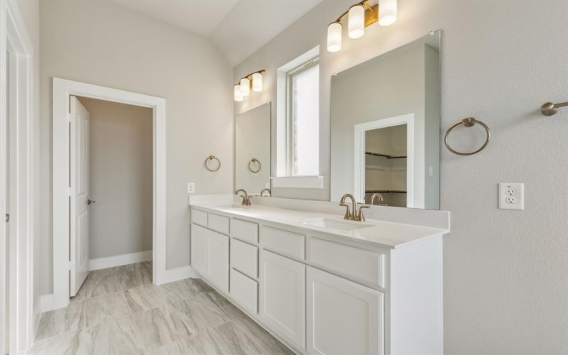 164 Swan Lake Drive, Waxahachie, TX 75165, 4 Bedrooms Bedrooms, ,2 BathroomsBathrooms,Residential,For Sale,164 Swan Lake Drive,0,21024548