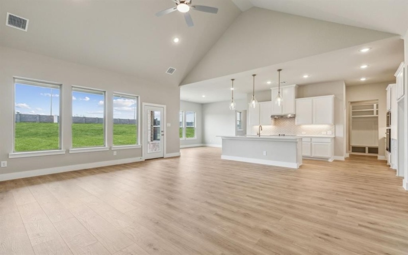 164 Swan Lake Drive, Waxahachie, TX 75165, 4 Bedrooms Bedrooms, ,2 BathroomsBathrooms,Residential,For Sale,164 Swan Lake Drive,0,21024548
