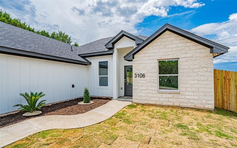 3106 Sabine River Trail, Granbury, TX 76048, 3 Bedrooms Bedrooms, ,2 BathroomsBathrooms,Residential,For Sale,3106 Sabine River Trail,0,21024549