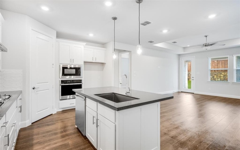 422 Landings Street, Oak Point, TX 75068, 4 Bedrooms Bedrooms, ,2 BathroomsBathrooms,Residential,For Sale,422 Landings Street,0,21024558