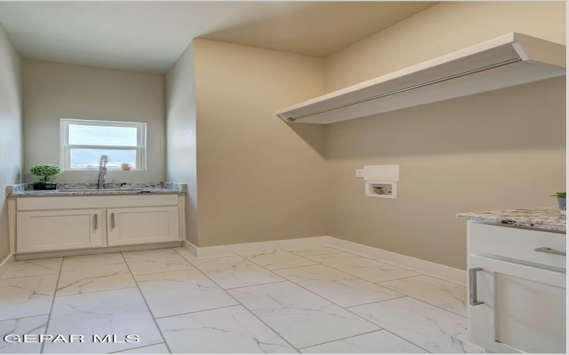 812 Fairford Place, Horizon City, TX 79928, 4 Habitaciones Habitaciones , ,5 BañosBaños,Residential,En Venta,812 Fairford Place,0,927889