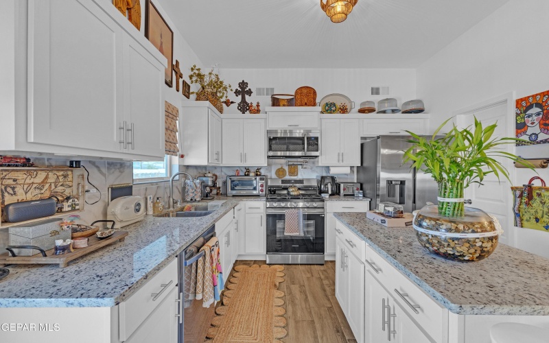 13869 PASEO BOSQUE Avenue, El Paso, TX 79928, 3 Bedrooms Bedrooms, ,2 BathroomsBathrooms,Residential,For Sale,13869 PASEO BOSQUE Avenue,0,927937